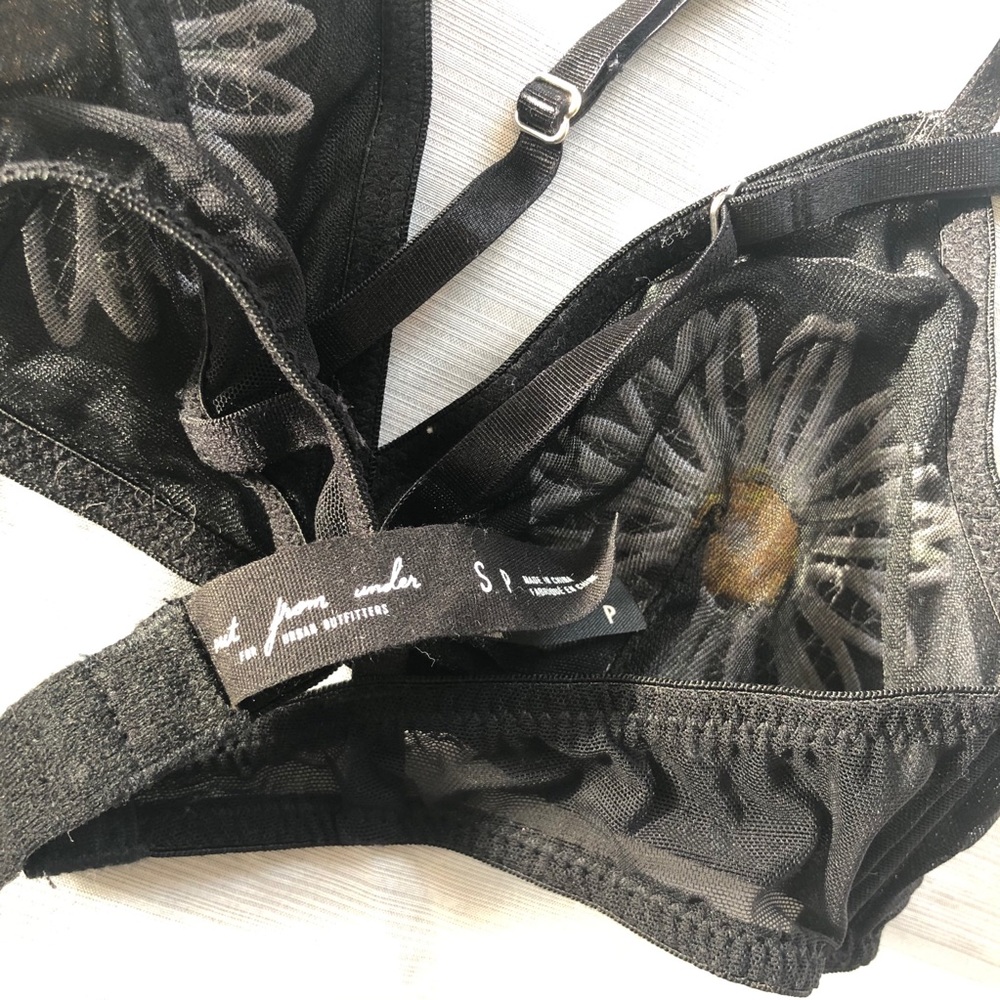 Urban Outfitters Daisy Bralette - Picture 4 of 4